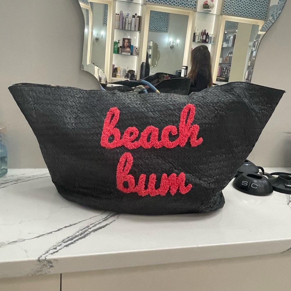 Chic Black Tote with Red 'Beach Bum' Design